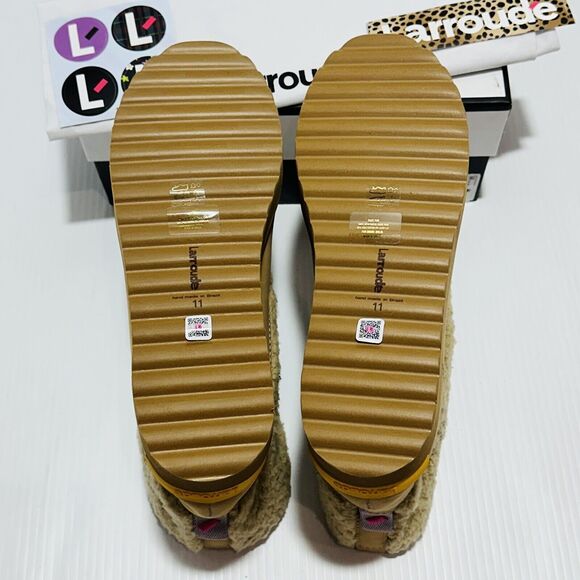 Larroude Vail US 11 Snow Boots Sand Nubuck Leather Faux Fur Waterproof NIB $415 - Picture 12 of 15